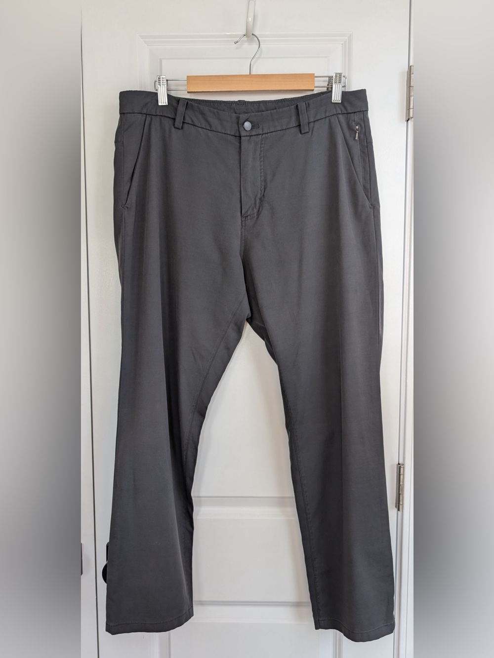 Lululemon Men’s Pants Charcoal Gray Size 36
